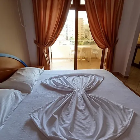 Mjeshtri Hotel *